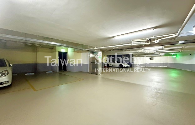 內湖頂樓兩房露台戶遠眺 101停車空間