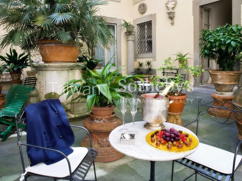 Palazzo Magnani Feroni