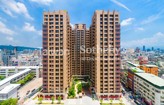 永鼎帝京層峰樓中樓A1建物外觀