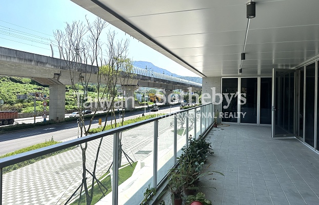 淡海全新輕軌社區二樓金店現場實景