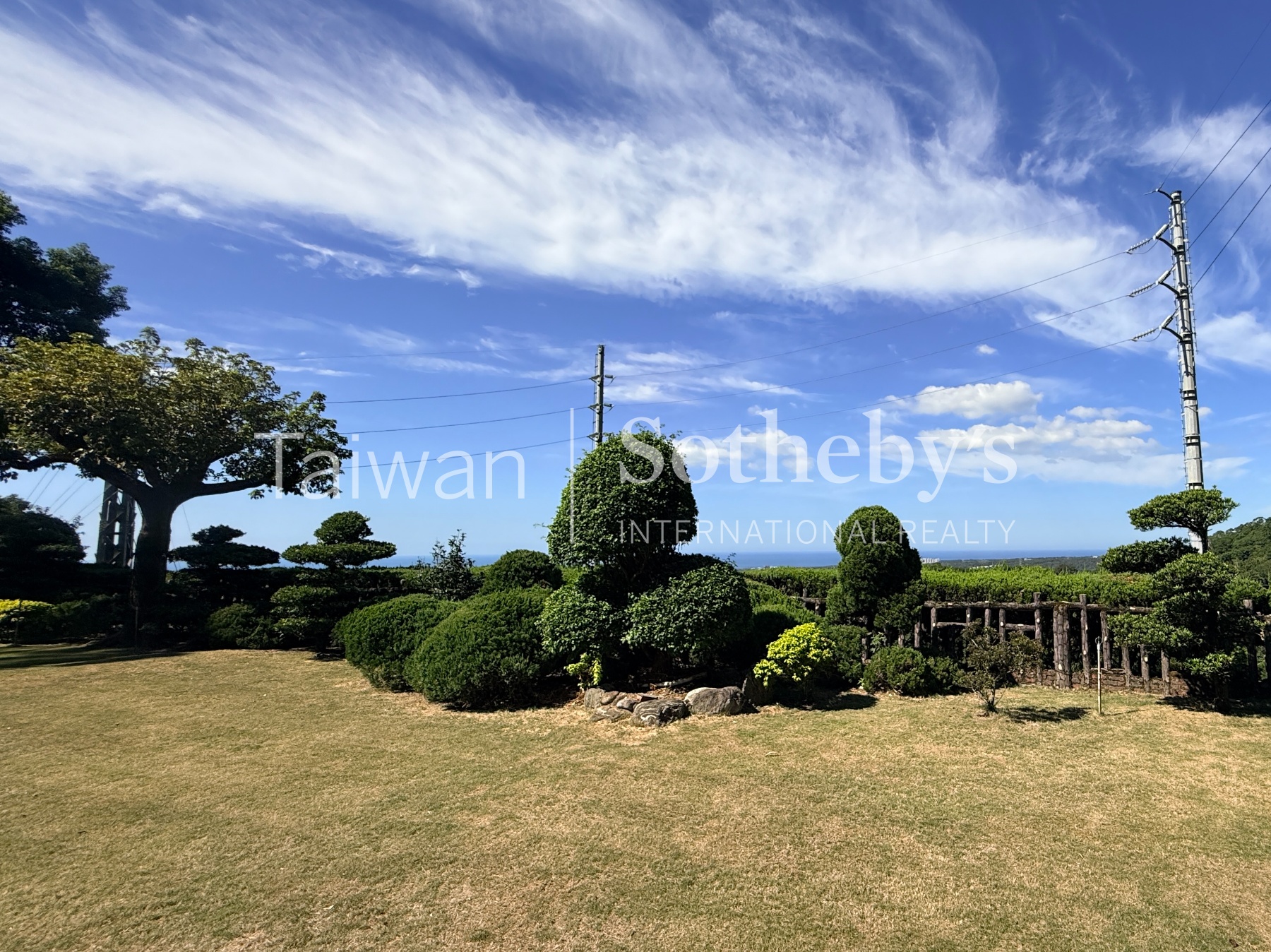 淡水小坪頂千坪秘境泳池別墅庭院
