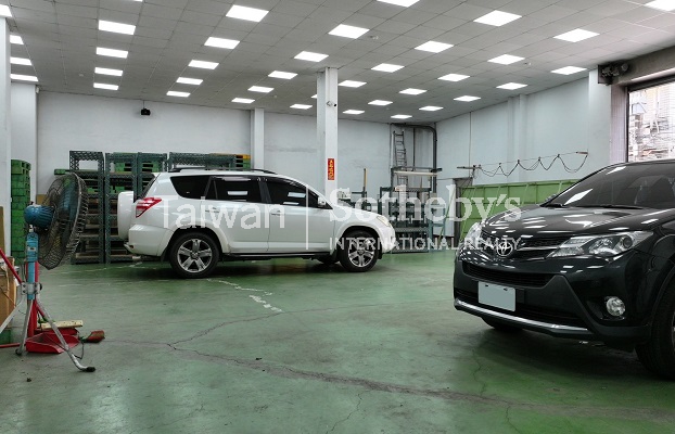 新莊輔大好市多旁乙工671坪附廠房室內照