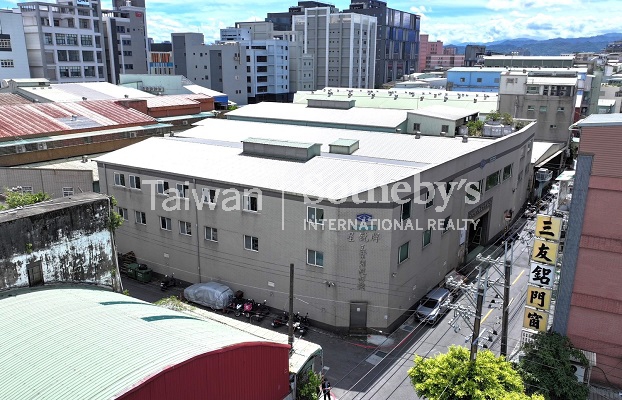 新莊輔大好市多旁乙工671坪附廠房建物外觀