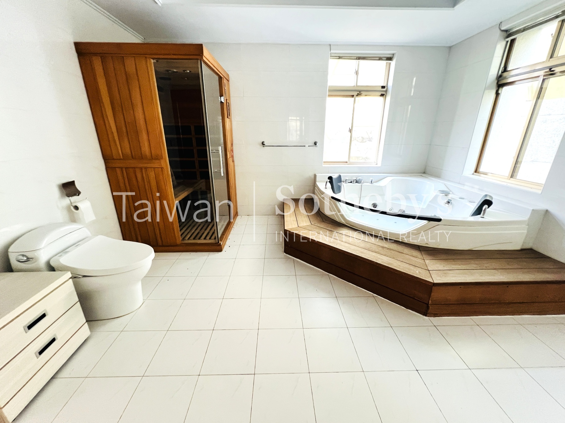 紅頂山城景觀別墅室內照