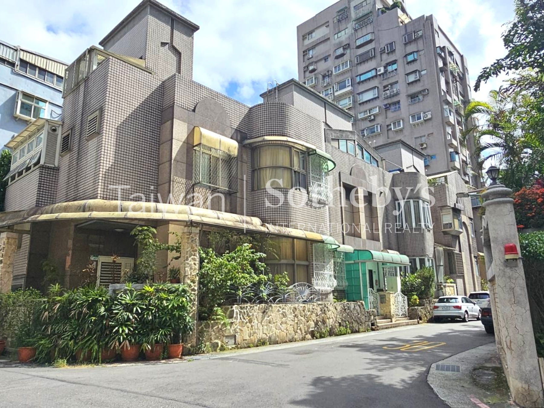 玉成公園大別墅建物外觀