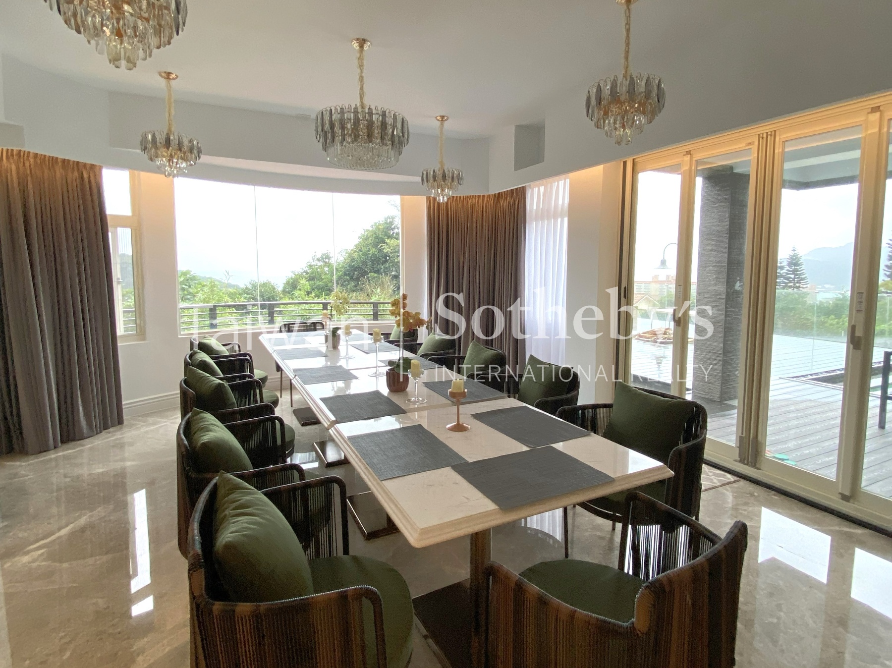 企業成功人士奢華比佛利招待會館室內照