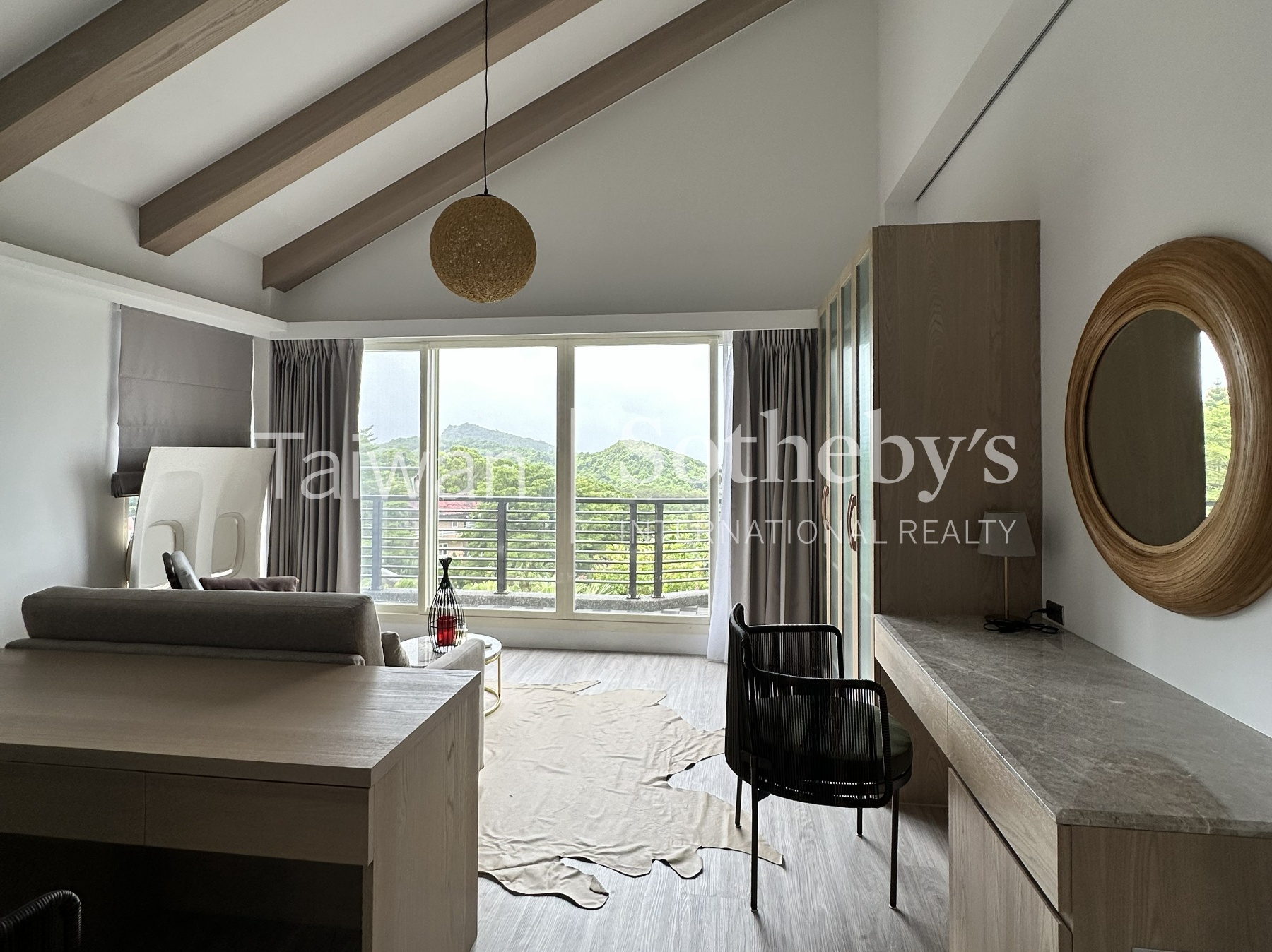 企業成功人士奢華比佛利招待會館室內照