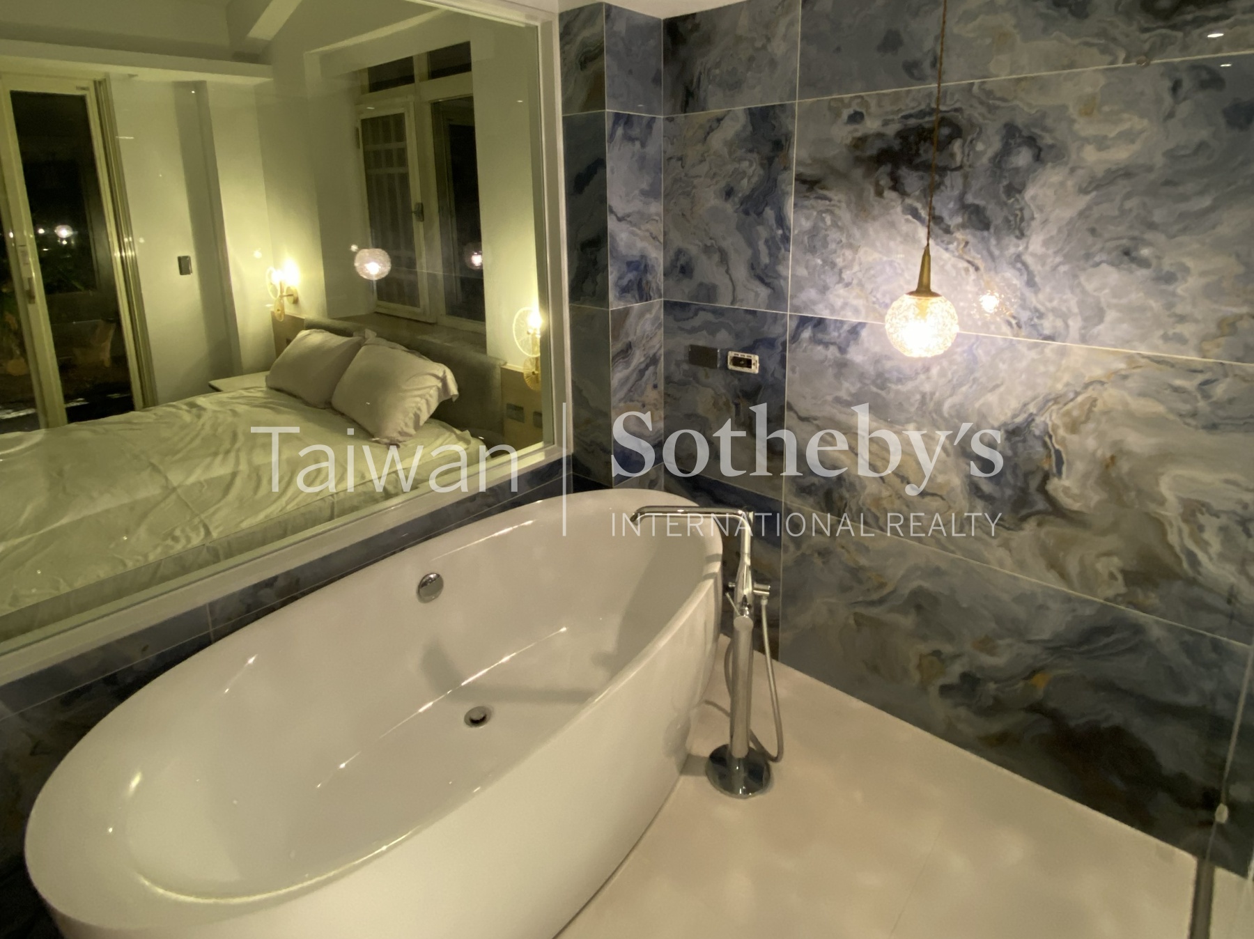 企業成功人士奢華比佛利招待會館室內照