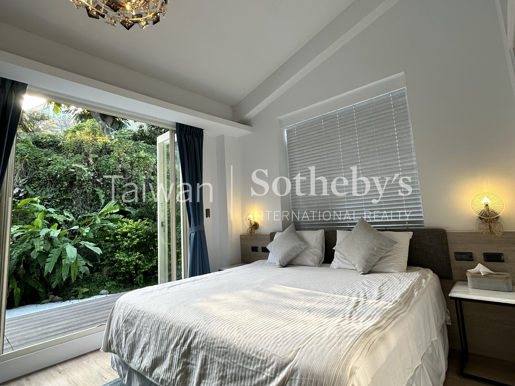 企業成功人士奢華比佛利招待會館室內照