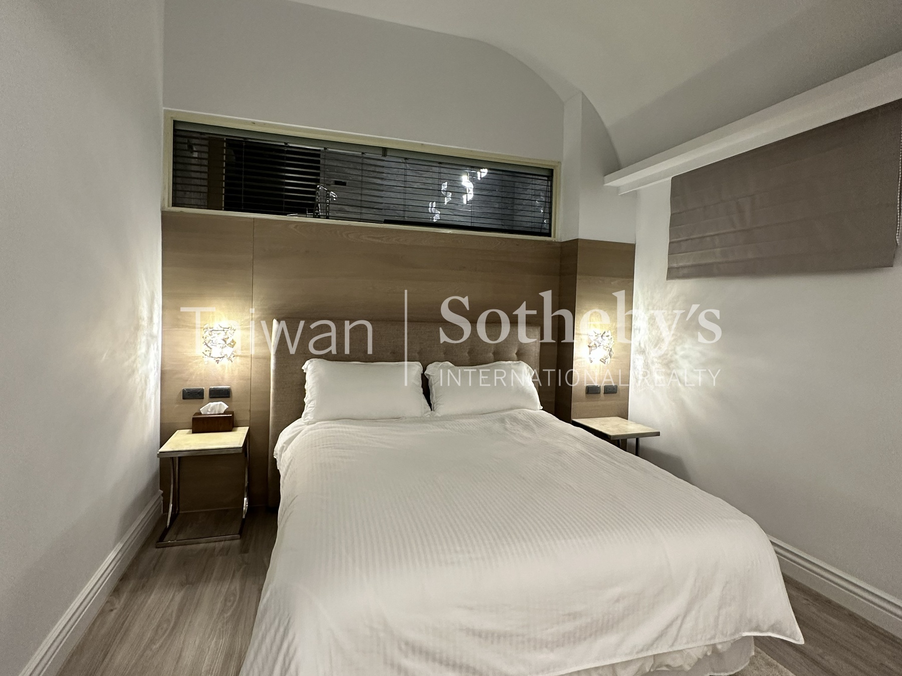 企業成功人士奢華比佛利招待會館室內照