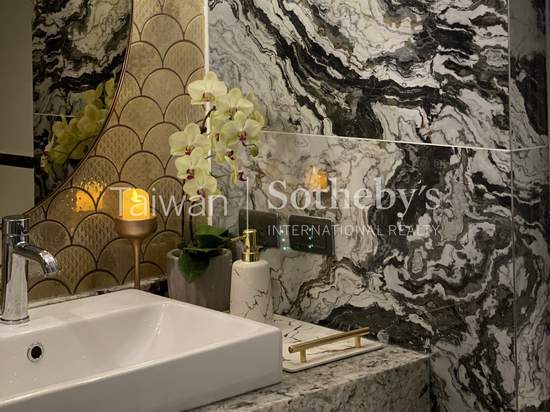 企業成功人士奢華比佛利招待會館室內照